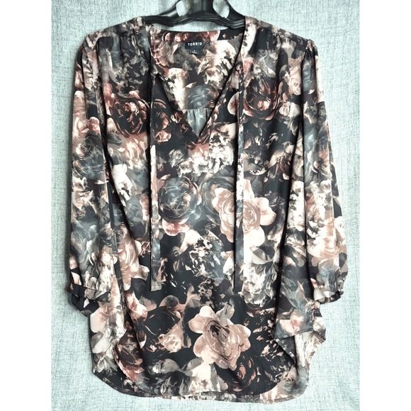torrid Tops - TORRID Size 1 Keyhole Bow Tie V-Neck 3/4 Sleeve Top Blouse Floral